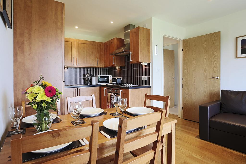Lochend Park View Apartment Edinburgh Szoba fotó
